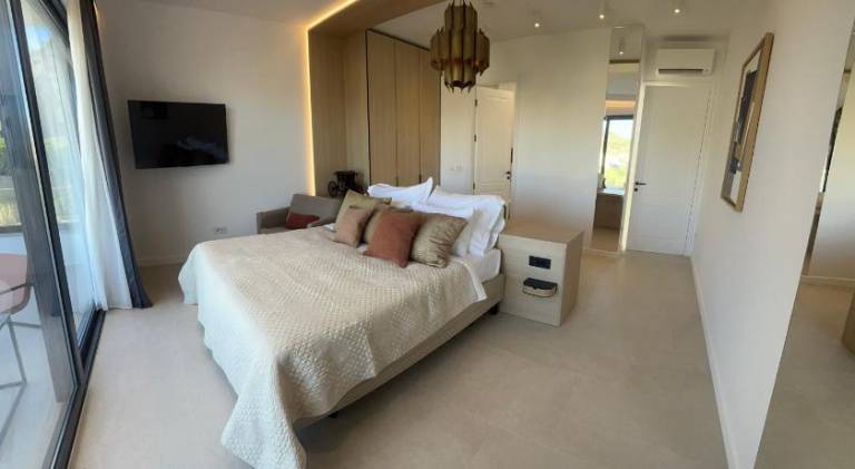 Villa with pool & hot tub | Dogs allowed — photo 2