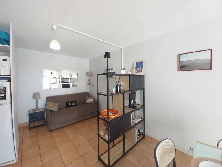 Apartment with yard, terrace & BBQ | Beach view | Close to the beach | Pets are welcome — photo 4