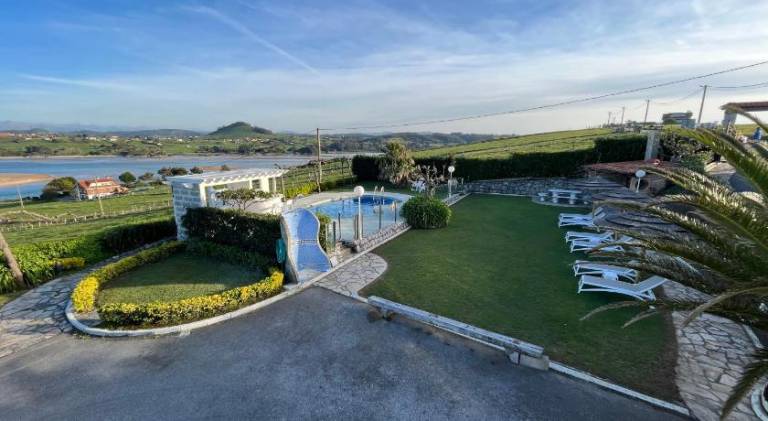 Robayera Family Beach Home — photo 4