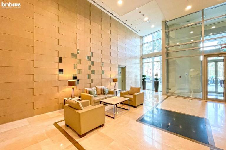 Fully equipped rental apartment with garden & pool | Next to Burj Khalifa | Perfect for remote work | Pets are welcome — photo 4