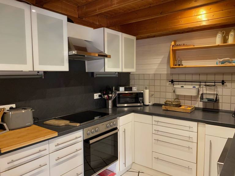 Family-friendly pleasant vacation home with yard, terrace & grill | Nature view | Pets are welcome — photo 4