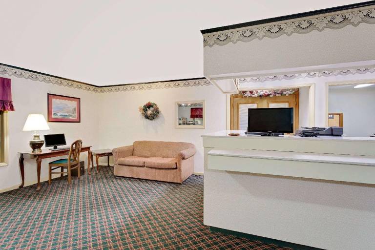 Super 8 By Wyndham Hillsville — photo 5