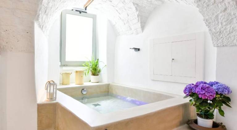 Holiday apartment with hot tub, pool & patio — photo 5