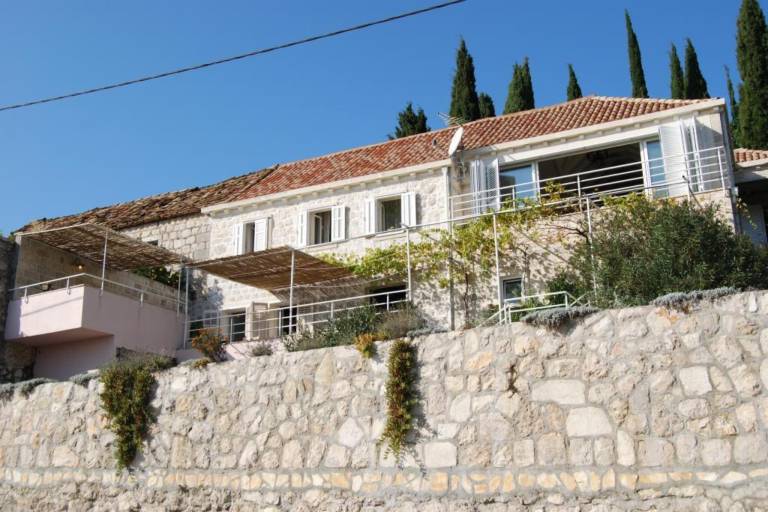 Villa with patio, pool & barbecue | Sea view — photo 2