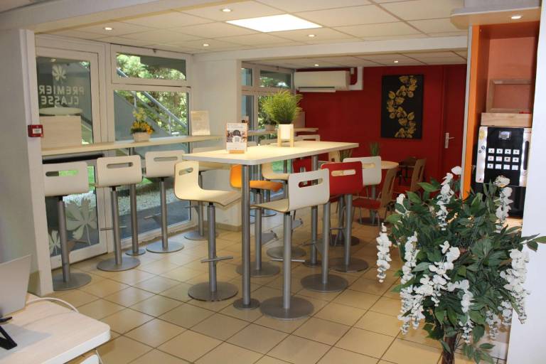 Premiere Classe Saint Quentin En Yvelines - Elancourt — photo 4