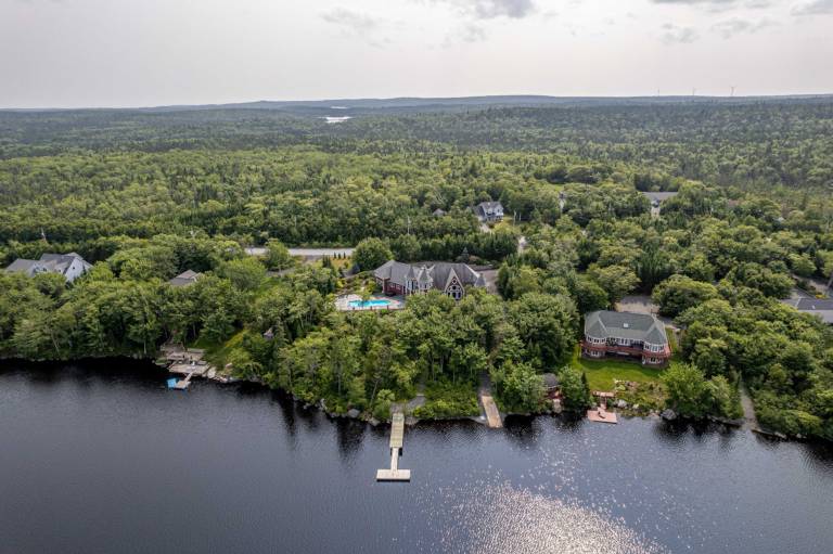 Family-friendly vacation home with pool | Good for workation | Dogs allowed — photo 5