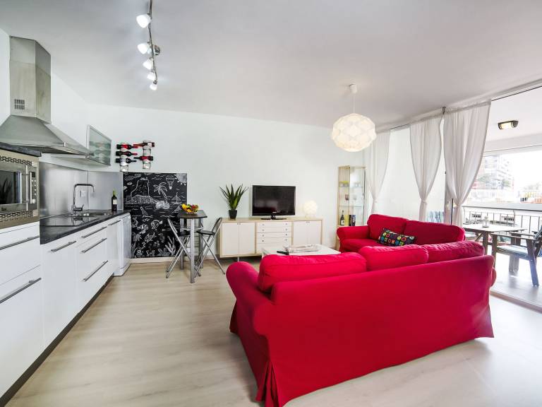 Holiday apartment with patio & garden — photo 4