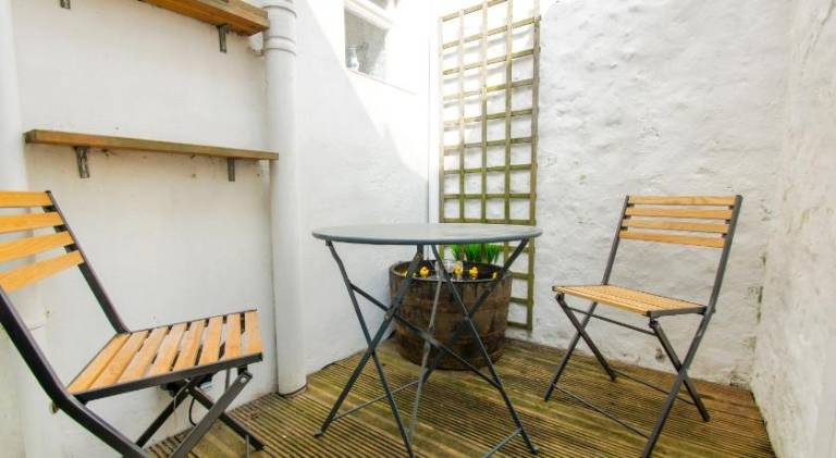 Nice apartment with yard | Close to British Airways i360 | Close to the beach | Good for workation | Dogs allowed — photo 4