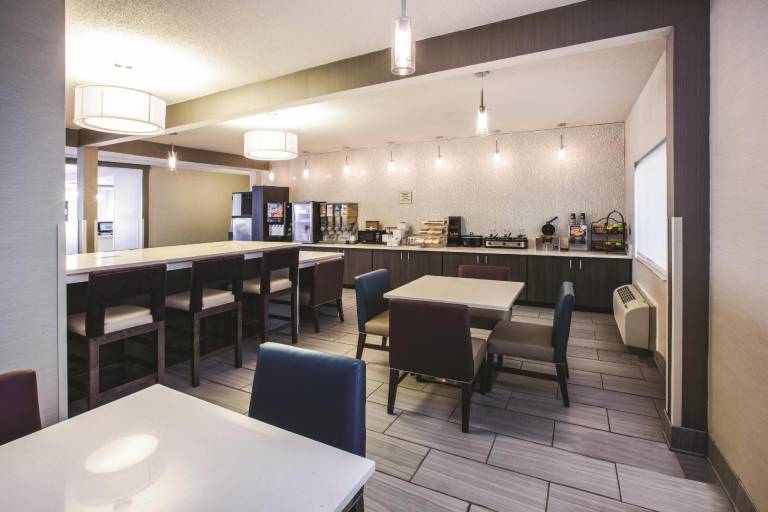 La Quinta Inn by Wyndham Indianapolis North at Pyramids — photo 4