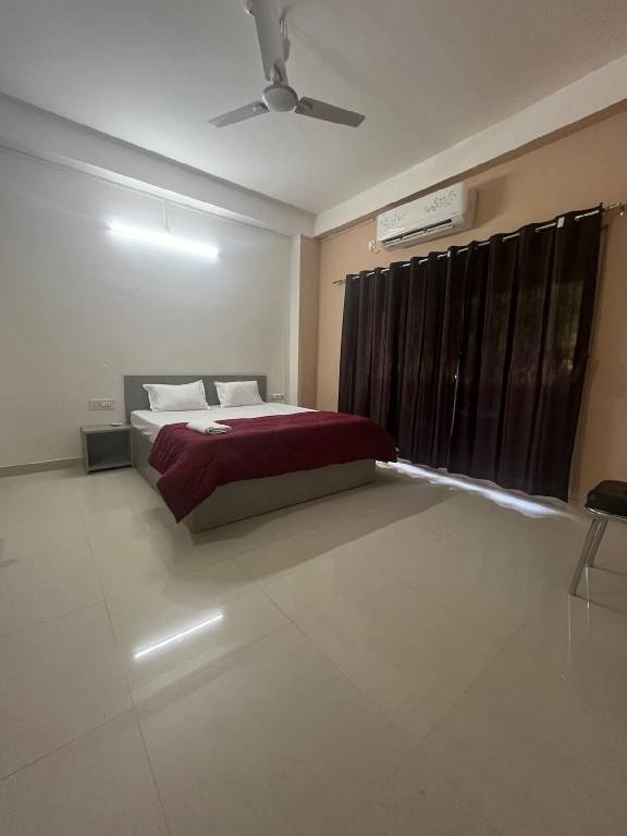 House with patio & hot tub in Guwahati