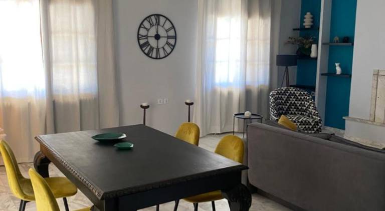 Apartment with pool — photo 4