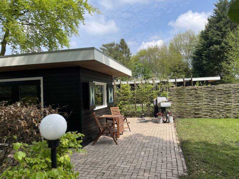 Ferienhaus mit Terrasse, Sauna und Garten