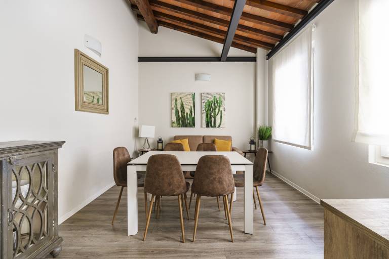 Rental apartment with patio | Next to Florence Cathedral in Santa Maria