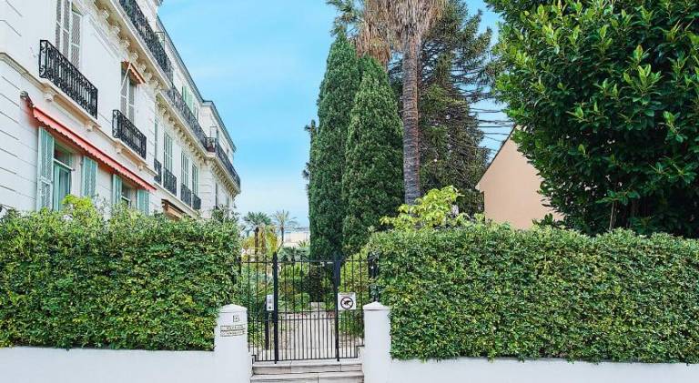 Rental apartment with 1 room for 4 persons in Menton