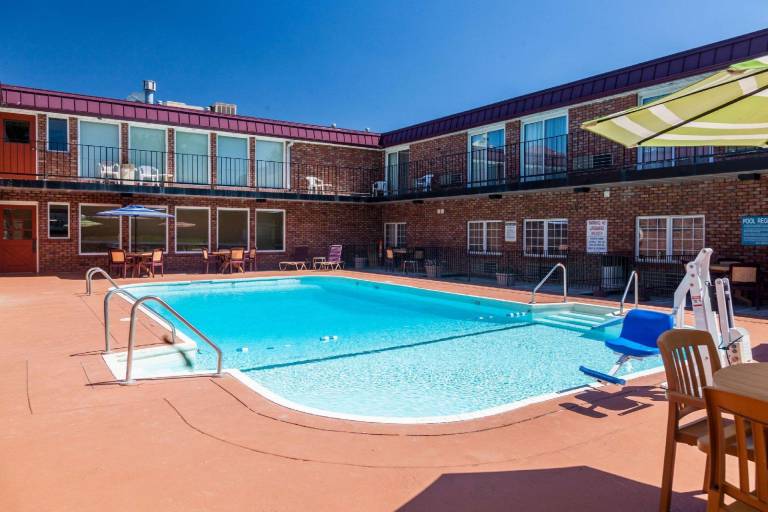 Quality Inn & Suites Lincoln South — photo 5