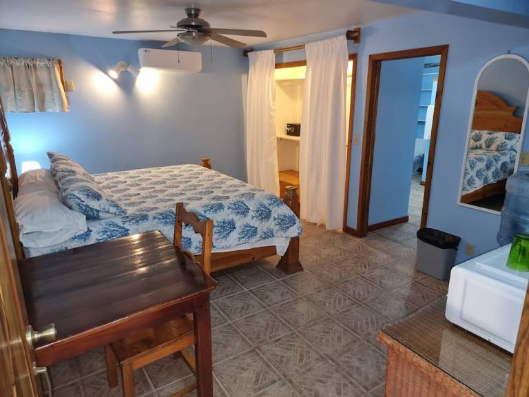Resort  West Bay