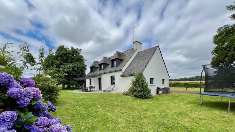 Gite with garden & patio in Pontivy