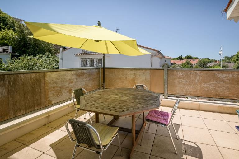 Family-oriented apartment with fast internet & terrace | Garden view | Close to the beach | Perfect for remote work | Dogs allowed in Arcachon