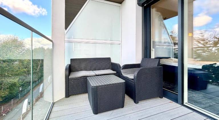 Rental apartment with patio — photo 5