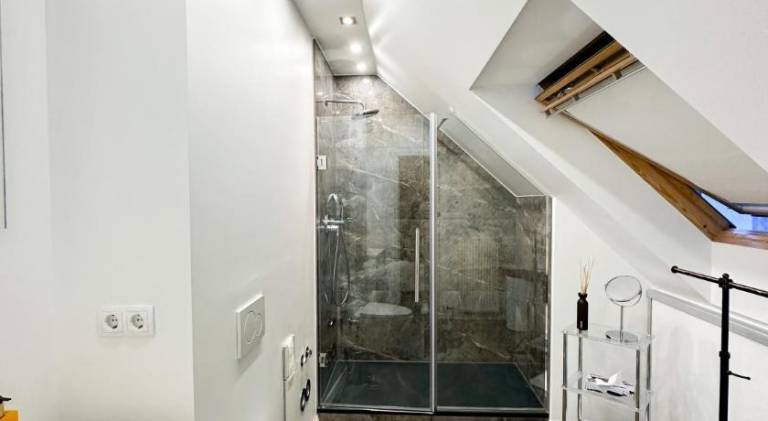 Apartment with patio | Pet-friendly — photo 2