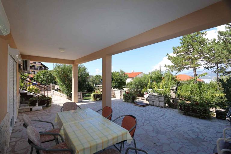 Holiday apartment with air conditioning and sea view — photo 2