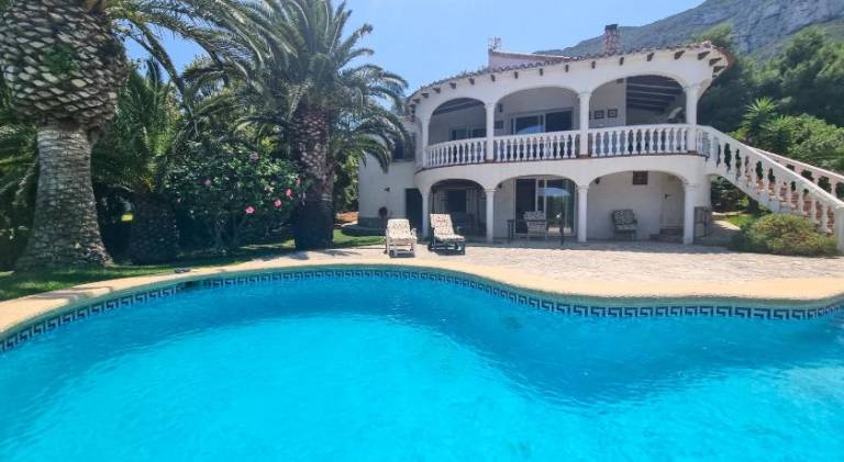 Villa with pool in Denia