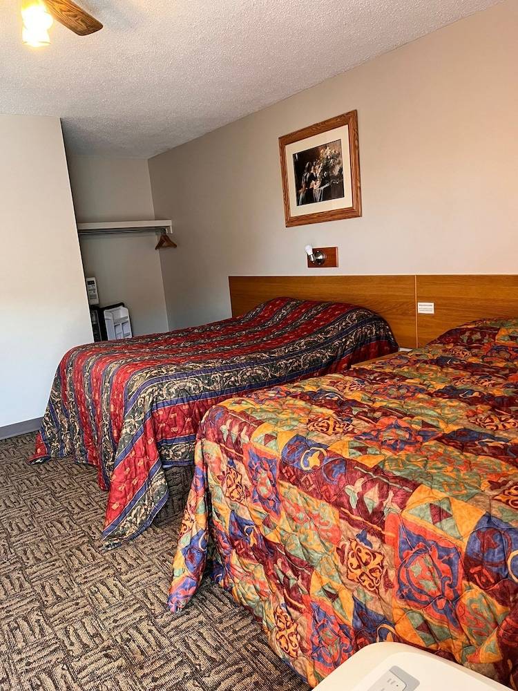 Motel  Redwater