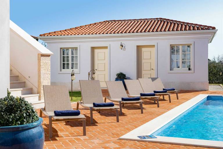 Villa with private pool, barbecue & garden | Pool view — photo 2