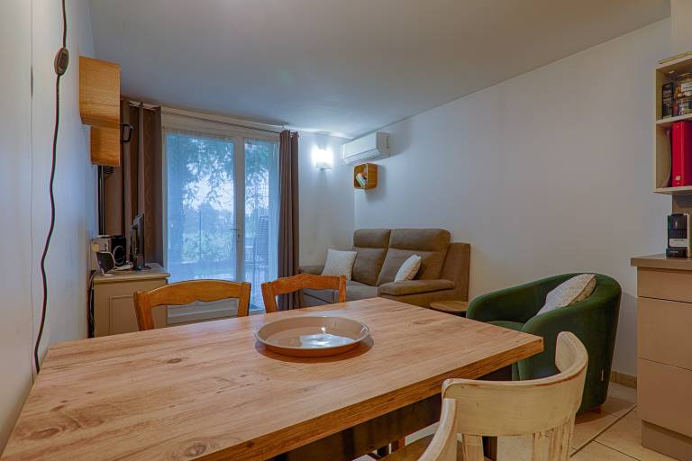 Family-oriented charming holiday apartment with fast internet, heated pool & yard | Garden view | Good for workation | Pet-friendly — photo 3
