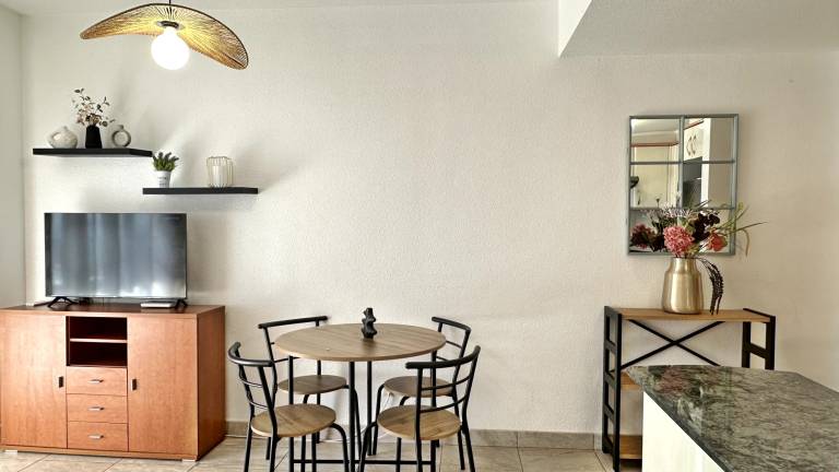 Family-oriented pleasant rental apartment with yard, patio & pool | Close to the beach | Pets allowed — photo 5
