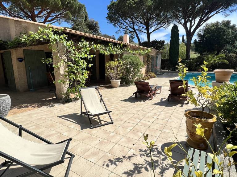 Villa with yard & private pool — photo 2