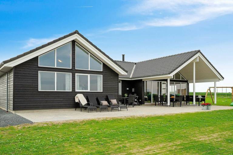 Fully equipped vacation home with terrace, BBQ & pool | Pets are welcome — photo 2