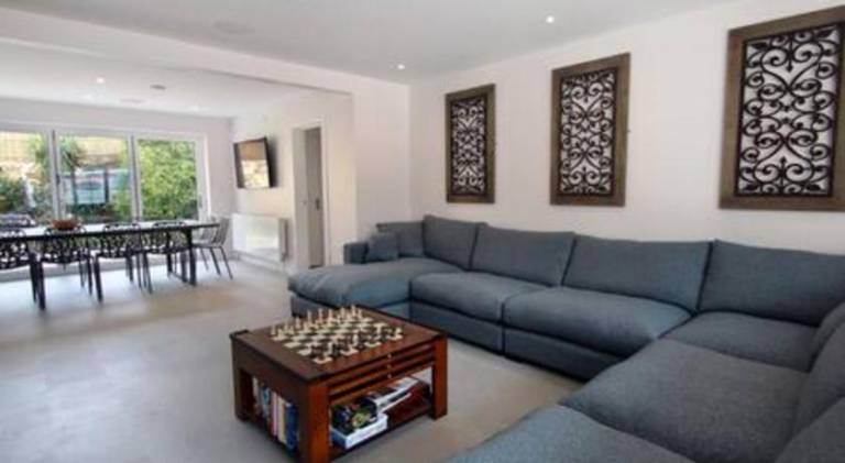 House with pool & jacuzzi | Pet-friendly — photo 3