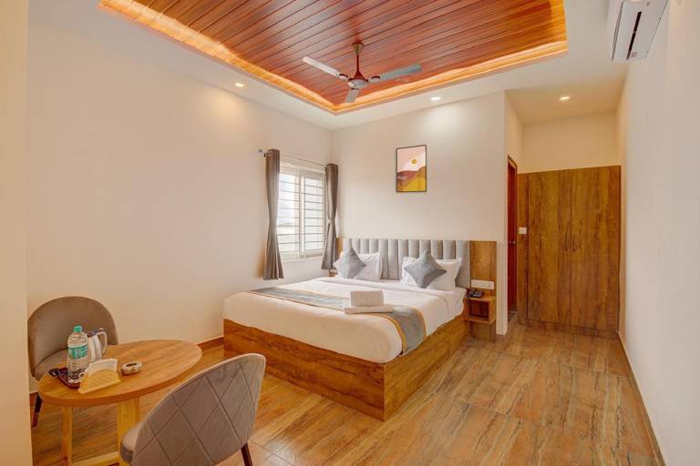 Hotel Tree Suites Next Airport Inn