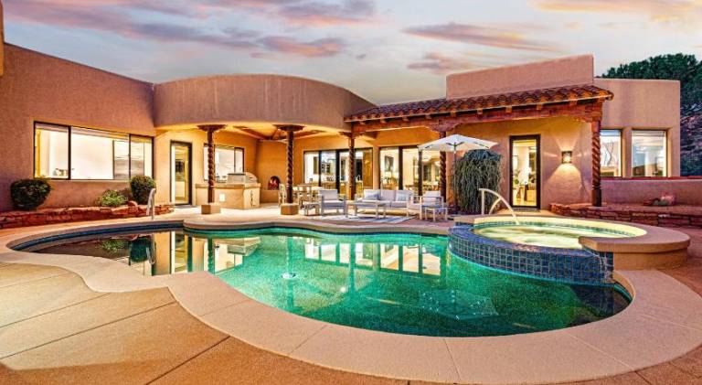 Vacation home with pool | Pets allowed — photo 5