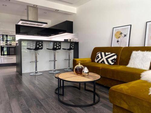 Holiday apartment with pool, barbeque & terrace — photo 2