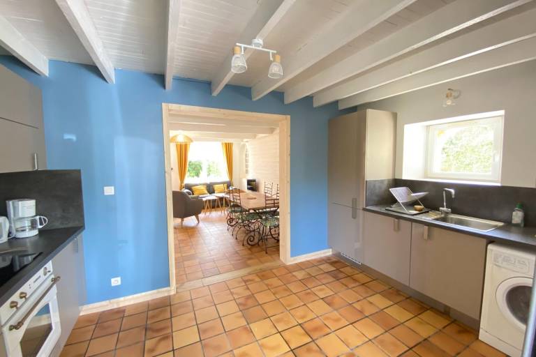 Fully equipped charming vacation home with yard & terrace | Dogs allowed — photo 4