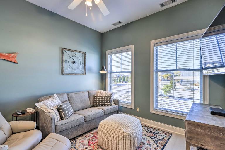 Dtwn Ludington Condo: Balcony, Walk To Beach! — photo 4