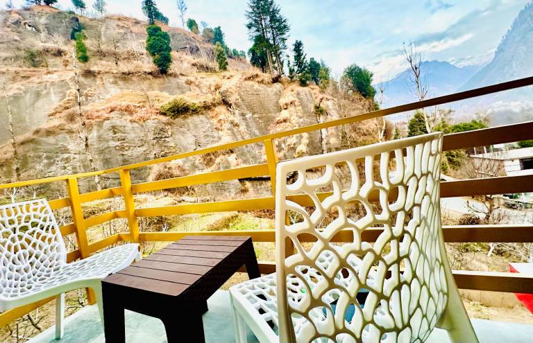 Mountain Shadow By Moon Knight Hospitality in Manali