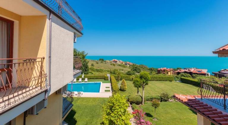 Holiday apartment with terrace, pool & barbeque | Good for workation | Pets allowed — photo 5