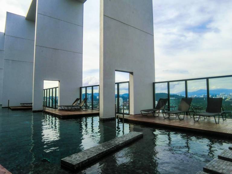 Apartment with pool & jacuzzi | Suitable for remote work | Pets allowed — photo 4