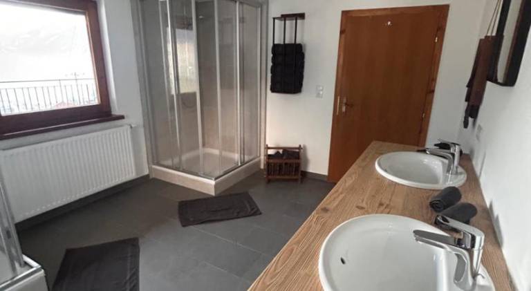 House with 6 rooms for 13 persons — photo 2