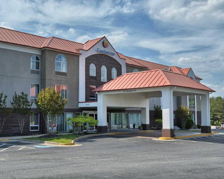 Comfort Inn Ruther Glen near Kings Dominion in Ruther Glen, VA