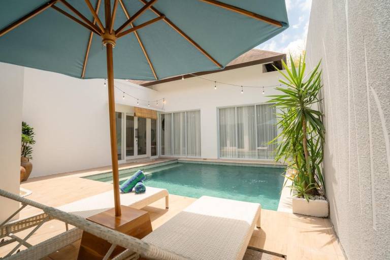 Villa with pool & yard | Perfect for remote work | Pets are welcome — photo 3