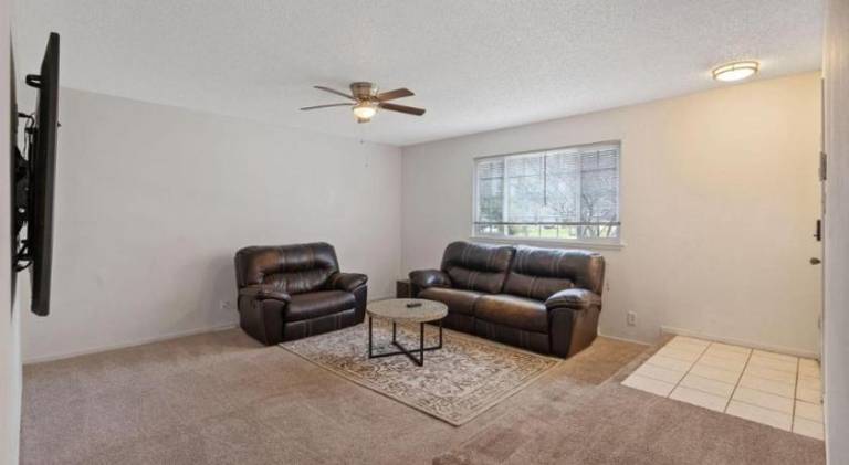 House with 1 room for 7 persons in Clovis, CA