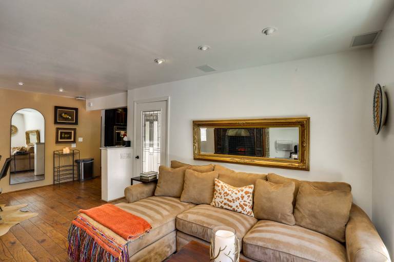 Spacious Courtyard & Spanish Charm: Silverado Home — photo 3