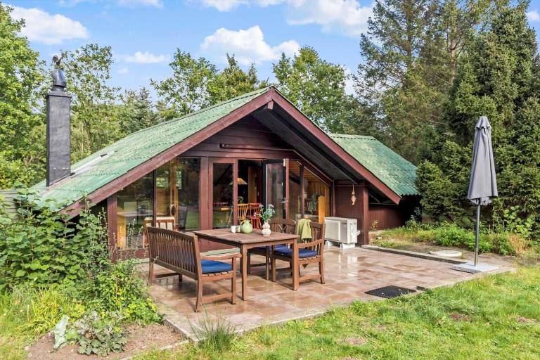 Wonderful vacation home with yard, BBQ & terrace | Dogs allowed — photo 2