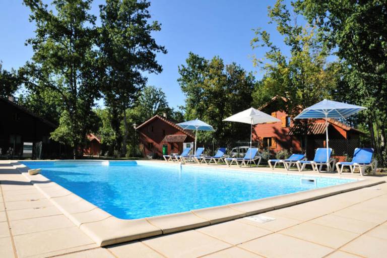 Wonderful holiday apartment with patio, barbecue & garden | Pets are welcome in Gaillard