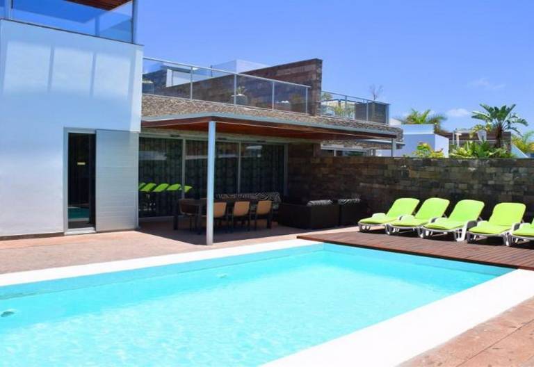 Family-oriented wonderful villa with sauna, garden & private pool | Garden view | Close to the beach | Good for workation | Pet-friendly in Adeje