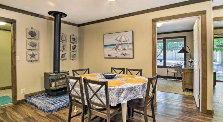 House Coos Bay